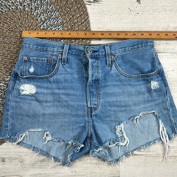 LEVI'S 501 Distressed Destroy Cut-off Jean Shorts Size 31 Button Fly Front Blue - Picture 14 of 17
